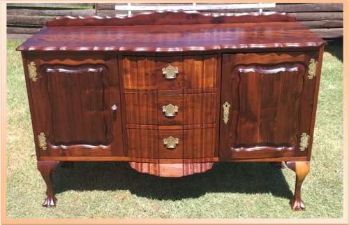 BALL + CLAW DRESSER