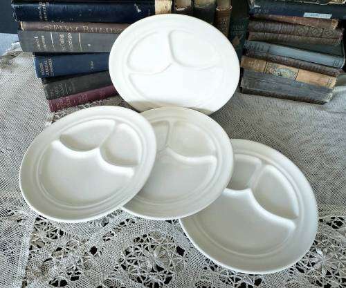 Set of 4 Stylish 3 Compartment 24cm Dinner Plate