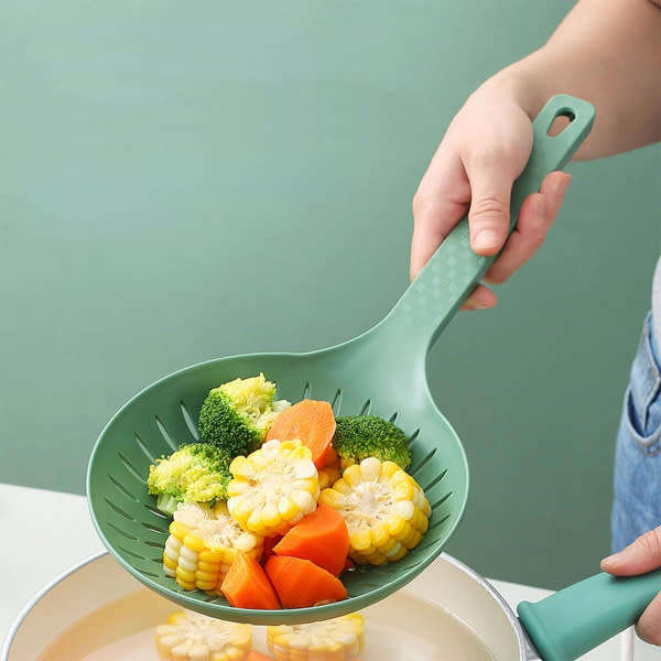 Durable Plastic Colander Food Sieve Filter Strainer with Sturdy Handle (Random Colour)