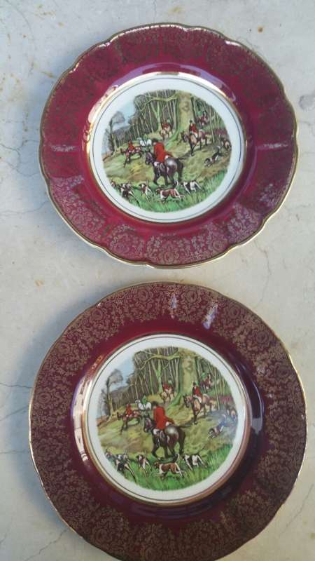 A Pair of Irish Arlkow Porcelain Side Plates: Hunting Scene with Maroon and Gilt Detail