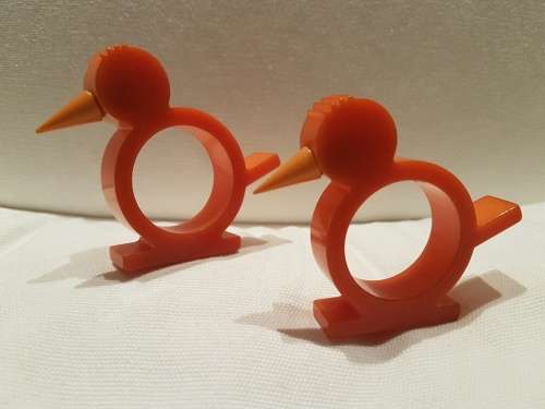 FOR LIZ ONL Collection of 8 Vintage Bakelite Napkin Rings: 2 Bird 2Scottie dogs ,2 plain and 2others