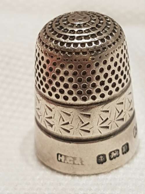 Silver Thimble 1928 Henry Griffiths and sons Engraved Pattern"Royal Spa" 5grams