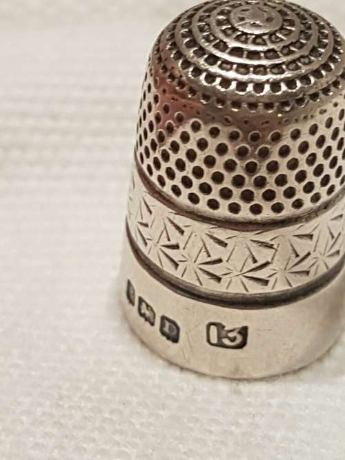 Silver Thimble 1928 Henry Griffiths and sons Engraved Pattern"Royal Spa" 5grams