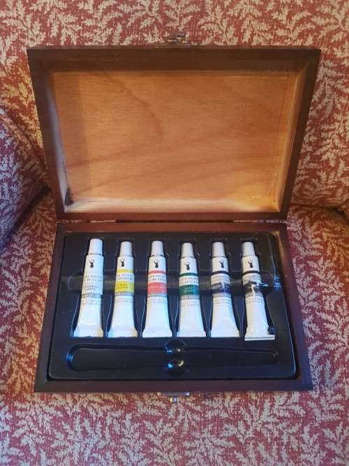 TYPO Wooden Box and water colour paints