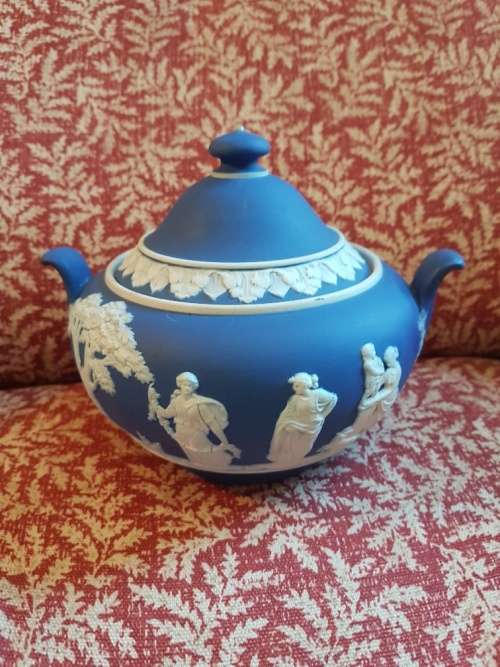 Wedgwood Blue Jaspar Lidded Urn : note wear to applied figures