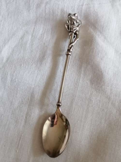 Patrick Mavros Silver novelty spoon decorated with a frog