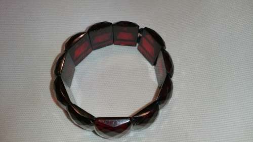 1930`s Art Deco Cherry Amber Bakelite Elasticized Bracelet