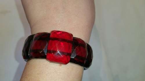 1930`s Art Deco Cherry Amber Bakelite Elasticized Bracelet