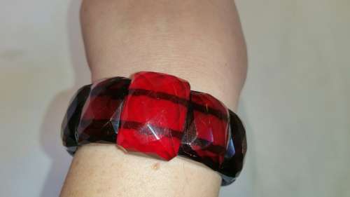 1930`s Art Deco Cherry Amber Bakelite Elasticized Bracelet