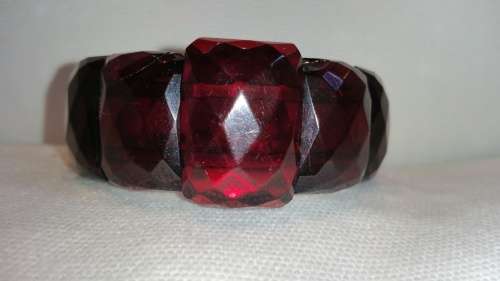 1930`s Art Deco Cherry Amber Bakelite Elasticized Bracelet