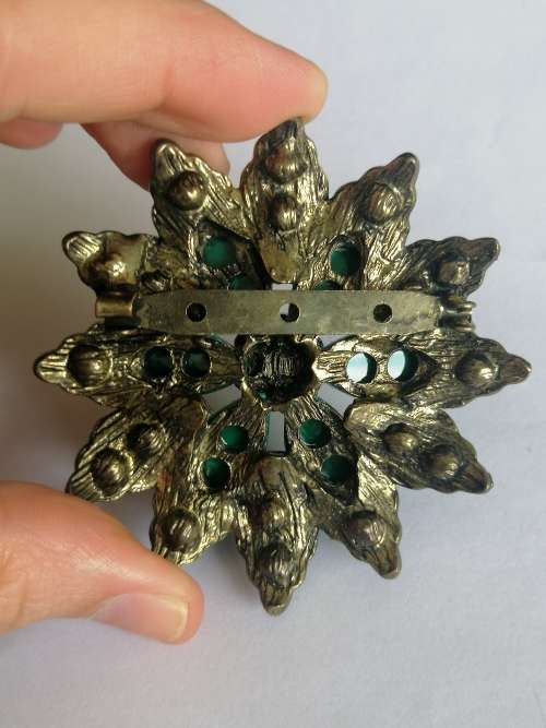 Rhinestone Brooch Floral Motif      Pin missing