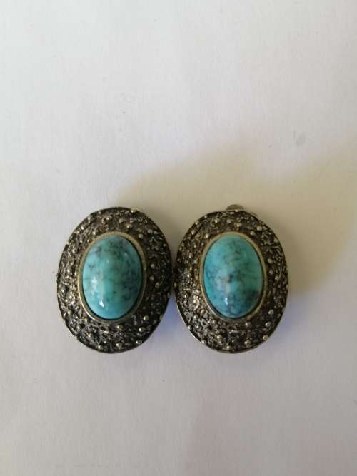 Vintage Metal and Blue Art Glass Clip on Earrings