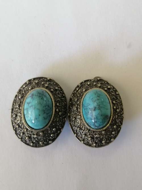 Vintage Metal and Blue Art Glass Clip on Earrings