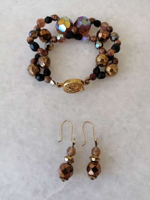 Gorgeous Amber/Rust Colour Crystal Bracelet and Matching Drop Earrings
