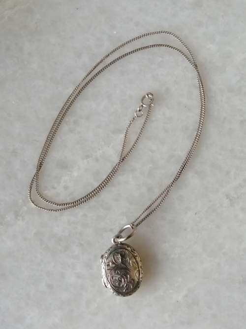Classic Etched Silver Locket and Chain