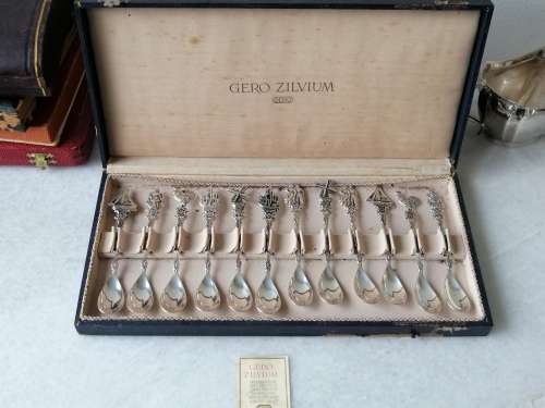 Boxed Set of  VintageDutch Gero Zilvium  90 Gero Coffee Spoons