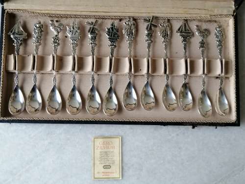 Boxed Set of  VintageDutch Gero Zilvium  90 Gero Coffee Spoons