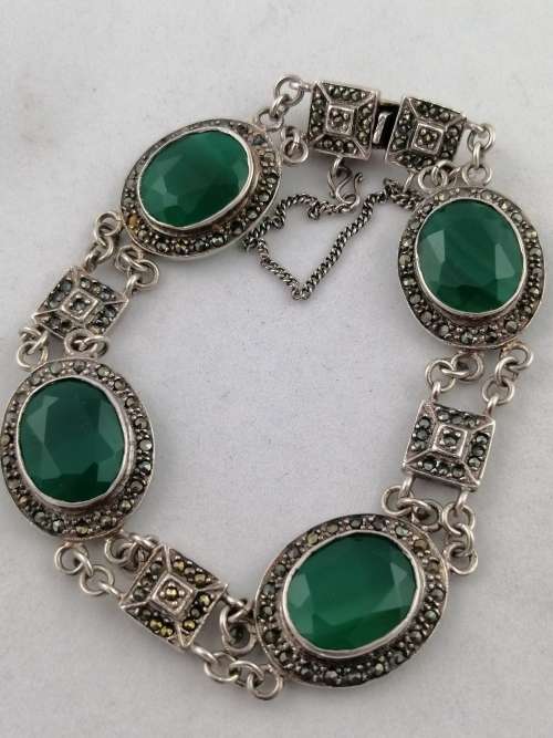 Gorgeous Silver, Marcasite and Green Agate Bracelet