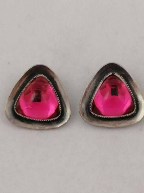 Fab Vintage Glass and Silver Tone Clip on Earrings