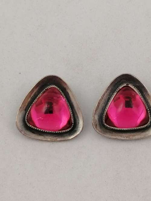 Fab Vintage Glass and Silver Tone Clip on Earrings