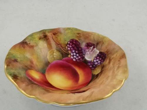 A Hand Painted Royal Worcester Trinket Dish/Tazza Depicting Fruit