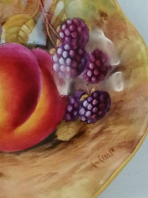 A Hand Painted Royal Worcester Trinket Dish/Tazza Depicting Fruit