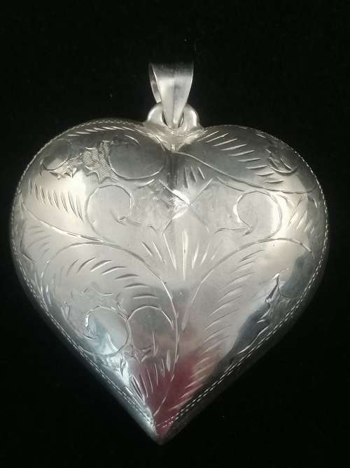 WOW Striking Large Sterling Silver Heart Shaped Pendant