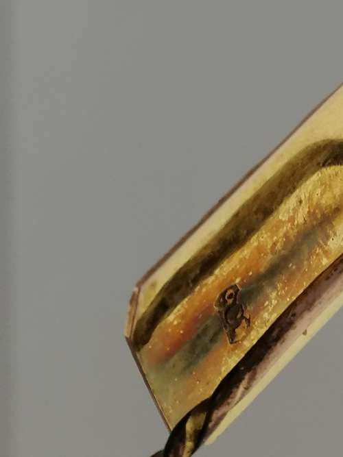 9ct Yellow Gold Stick/Tie Pin Beautifully Engraved with the letter E