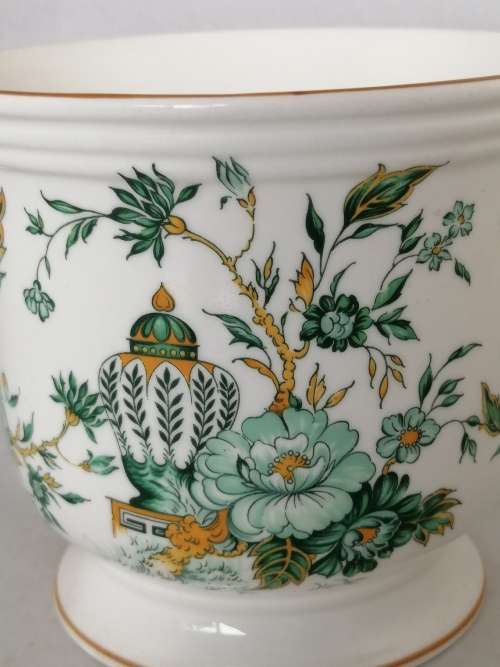 Kowloon Crown Staffordshire Urn Shaped Vase