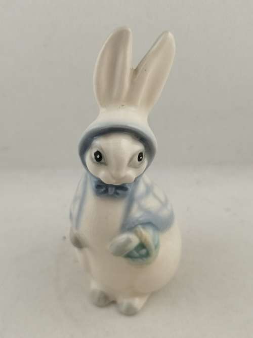 Wade 1940`S Rabbit in Bonnet and Shawl