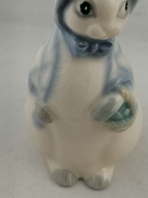 Wade 1940`S Rabbit in Bonnet and Shawl