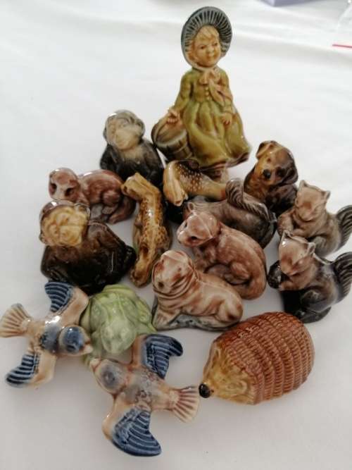 A Collection of 16 Wade Whimsies