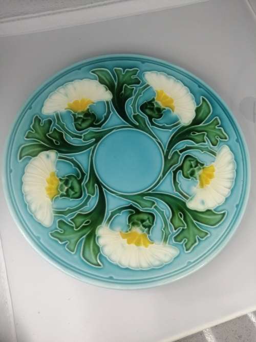 TWO ART NOUVEAU ANTIQUE VILLEROY and BOCH SCHARAMBERG MAJOLICA PLATES