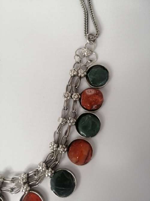 AN INTERESTING VINTAGE STONE NECKLACE
