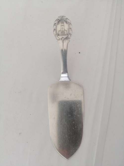 A  DANISH SILVER PLATED PASTRY LIFT