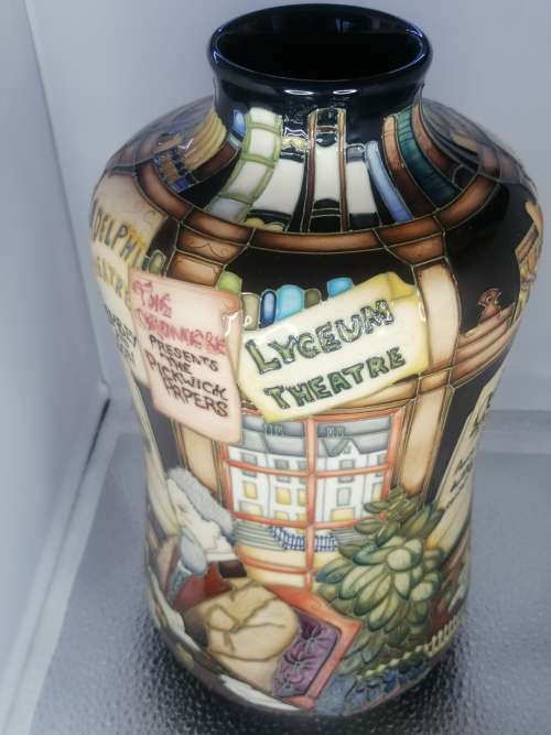 AN OUTSTANDING STUNNING MOORCROFT CHARLES DICKENS LIMITED EDITION 2012