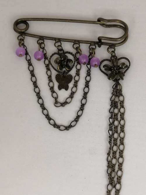 A VINTAGE SAFETY PIN BROOCH/KILT PIN