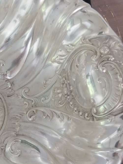 A SUPERB LARGE SILVER PLATED BASKET