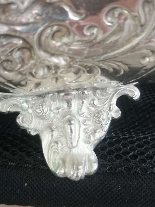 A SUPERB LARGE SILVER PLATED BASKET