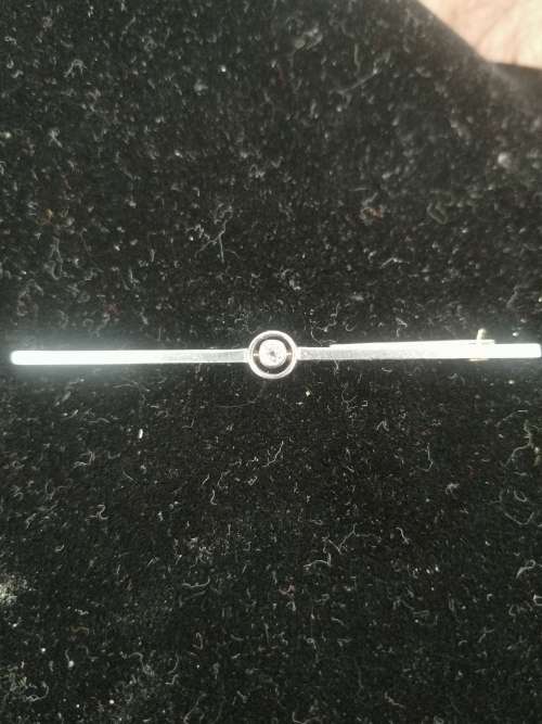 ART DECO, 14CT YELLOW AND WHITE GOLD BAR BROOCH SET WITH A ROSE CUT DIAMOND