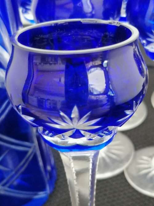 ABSOLUTLEY STUNNING HAND CUT GLASS BELGIUM SIVER COLLARED COBALT BLUE AND CLEAR GLASS DECANTER SET