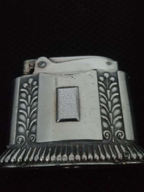 A VINTAGE SILVER PLATED RONSON, DIANA, TABLE LIGHTER