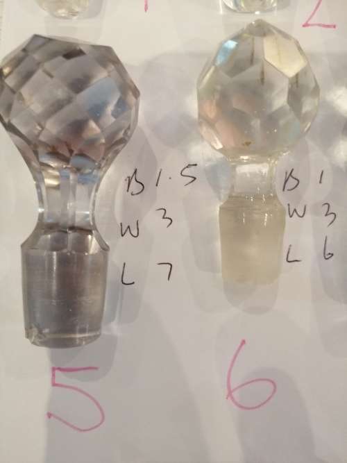 A SELECTION OFGOOD QUALITY CRYSTAL DECANTER STOPPERS SELLING PER ITEM