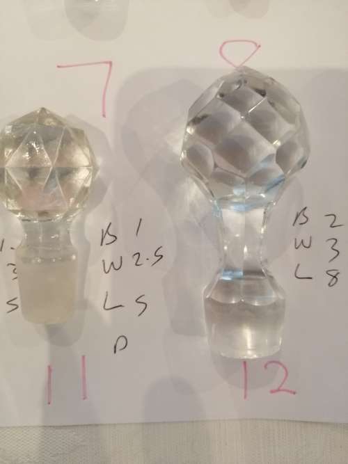 A SELECTION OFGOOD QUALITY CRYSTAL DECANTER STOPPERS SELLING PER ITEM