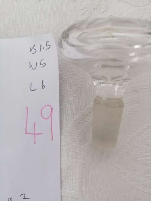 A SELECTION OF GOOD QUALITY CRYSTAL/GLASS DECANTER STOPPERS, SOLD PER ITEM