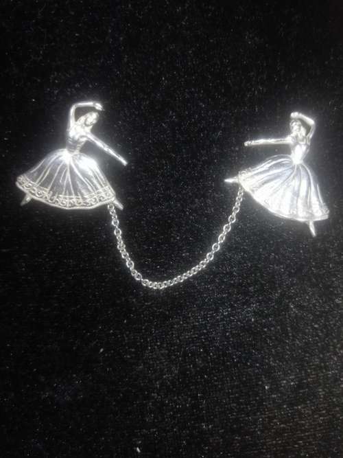Beautiful Sterling Silver Candida pendant and matching double brooch depicting dancers
