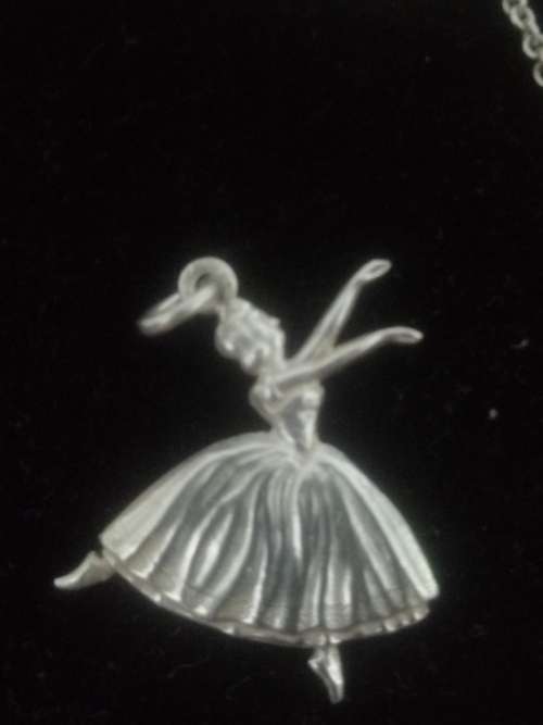 Beautiful Sterling Silver Candida pendant and matching double brooch depicting dancers