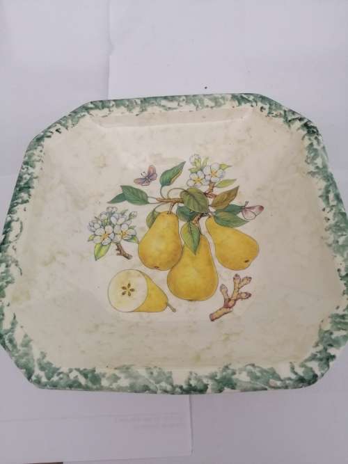 A BEAUTIFUL ITALAIN CERAMIC BOWL CIRA 1975. MADE IN ITALY