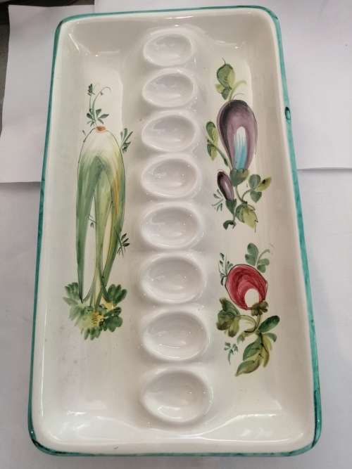 A BEAUTIFUL ITALIAN HAND PAINTED EGG PLATTER