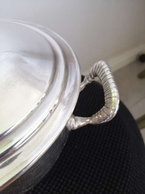 A CLASSY VINTAGE LOUIS PLATE SILVER SOUP TUREEN